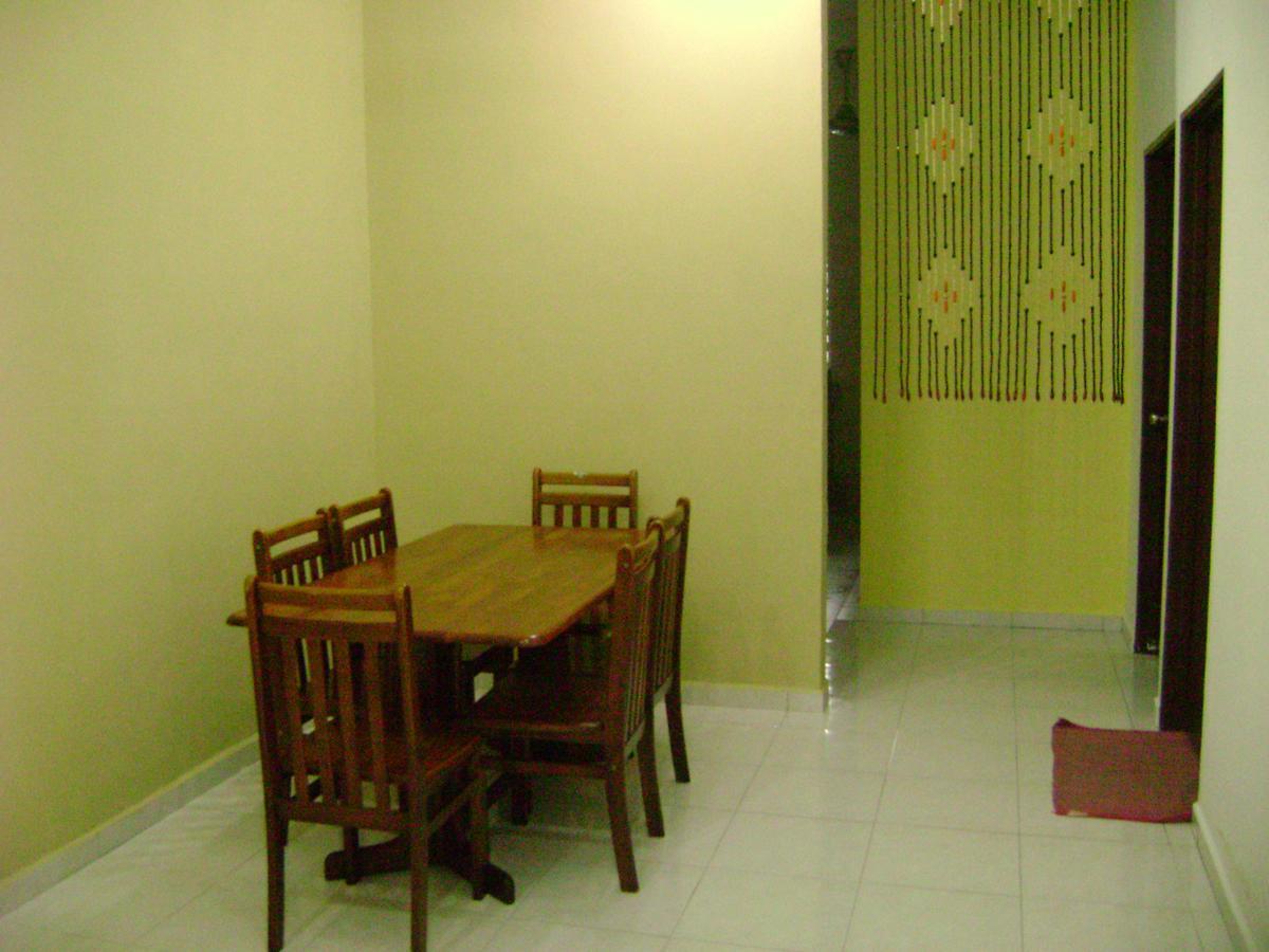 Homestay Amsyarah Seri Iskandar Luaran gambar