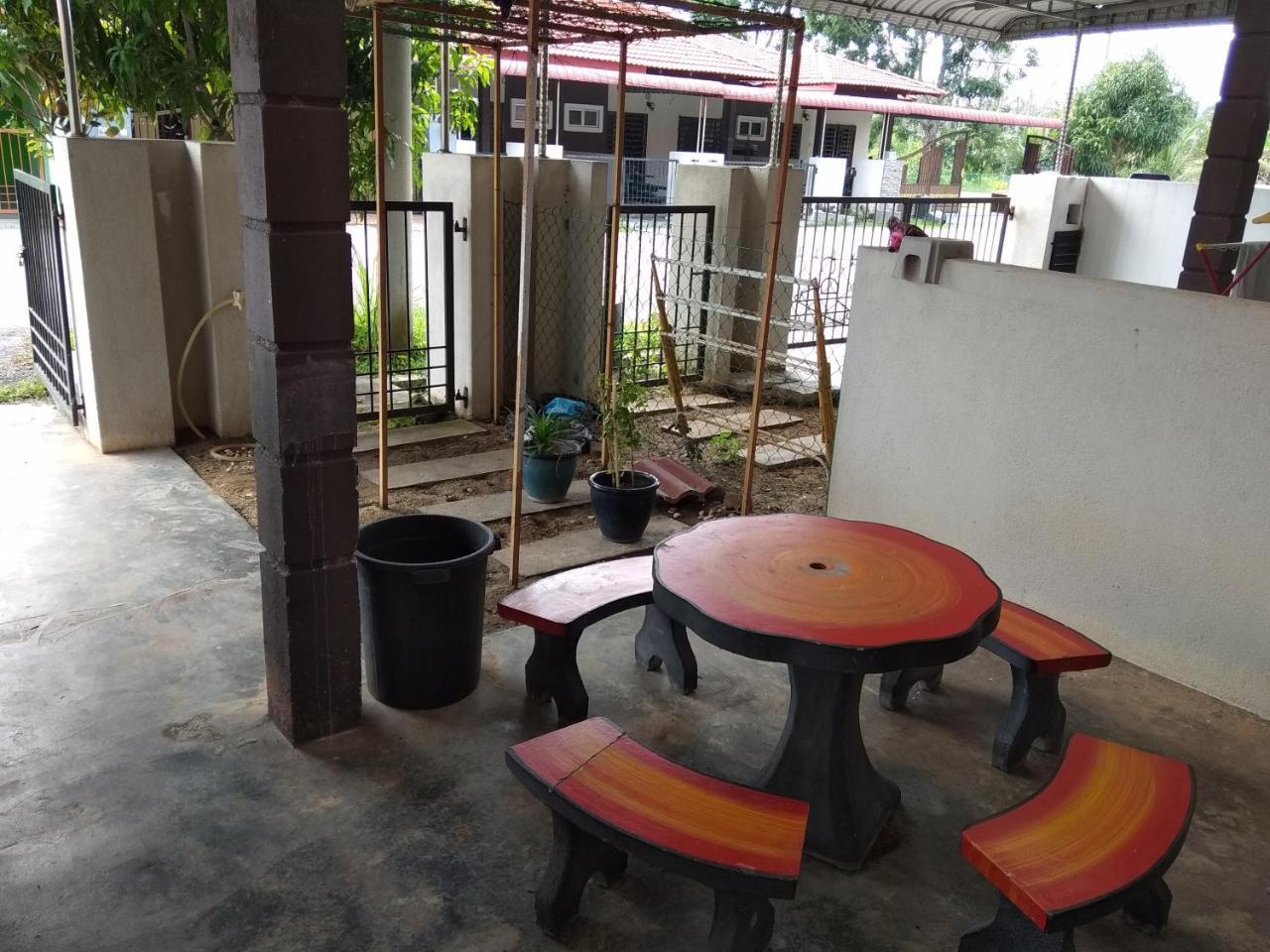 Homestay Amsyarah Seri Iskandar Luaran gambar